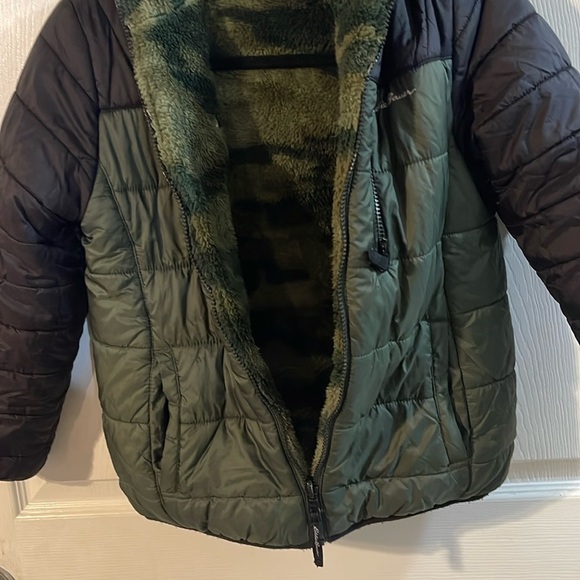 Eddie Bauer Kids Two-Tone Puffer Jacket - Picture 5 of 10